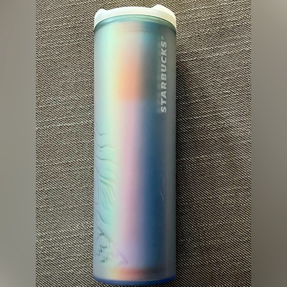 ✨🧜🏻♀️ NEW Starbucks holographic tumbler cup 🧜🏻♀️🤍💎💫